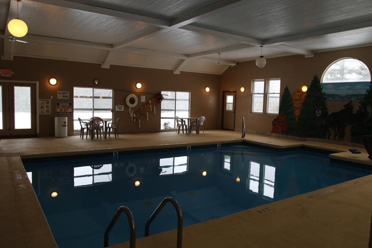 Gray Wolf Lodge Manistique Ngoại thất bức ảnh