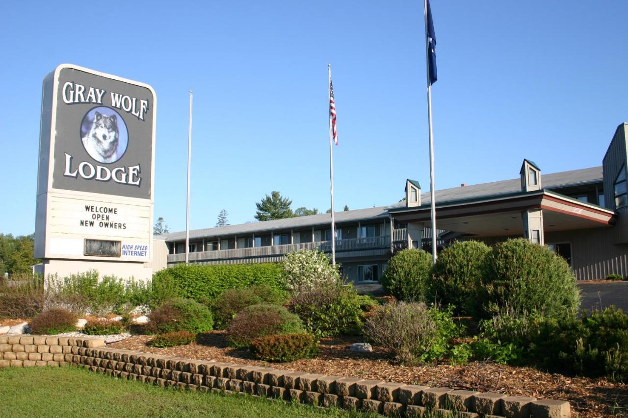 Gray Wolf Lodge Manistique Ngoại thất bức ảnh